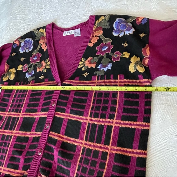 Vintage That's Me! Embroidery Flowers Sweater Cardigan L - Picture 13 of 16